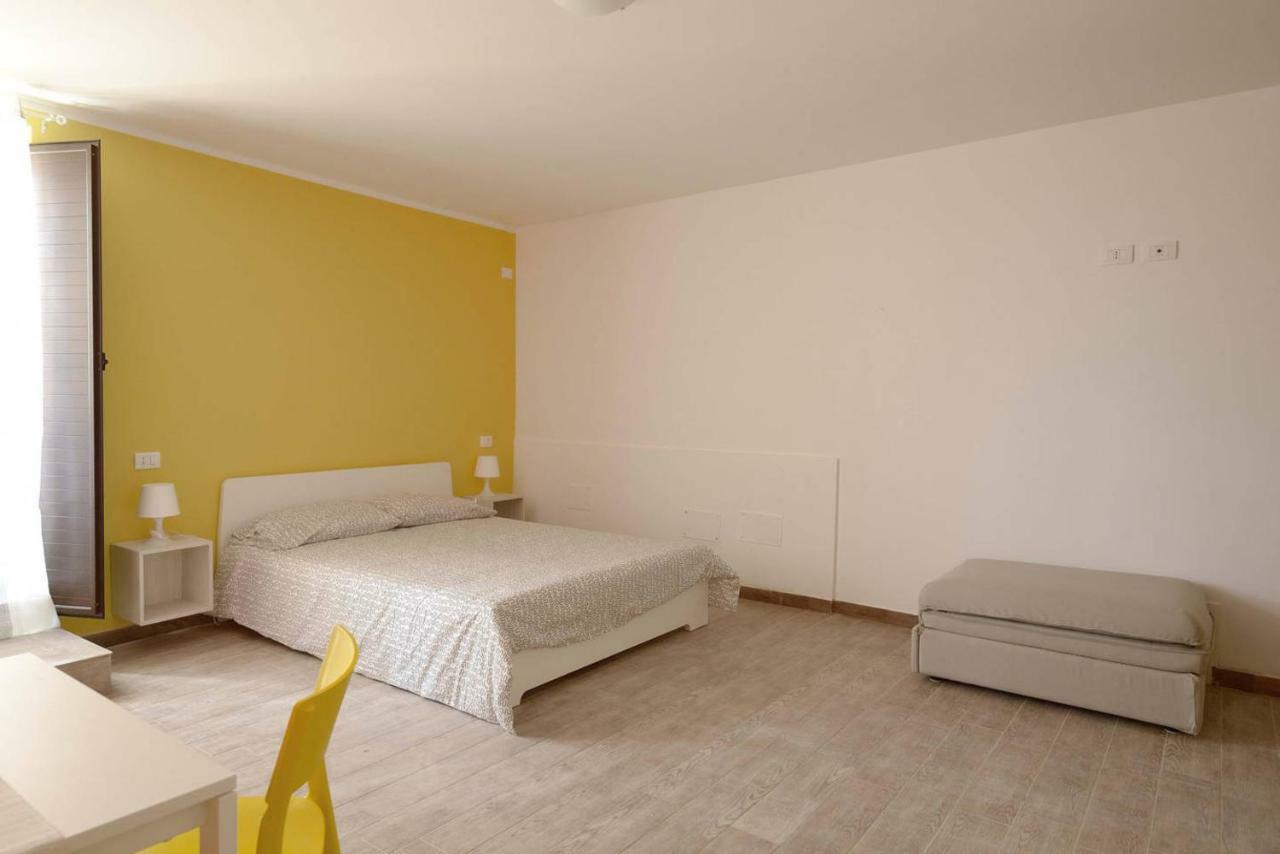 B&B A Due Passi Dal Centro อากริเจนโต ภายนอก รูปภาพ